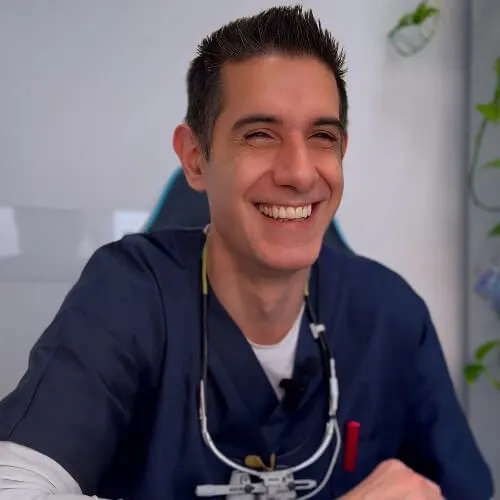 Matteo-Carlo-Fideghelli-Dentista-Roma-Endodontista